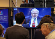 Warren Buffett dan Akhir Sebuah Era: Warisan Kejayaan Berkshire Hathaway dan Tantangan bagi Sang Penerus